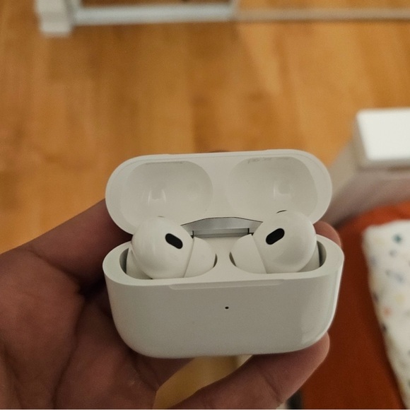AirPods Pro 2 - Picture 2 of 3